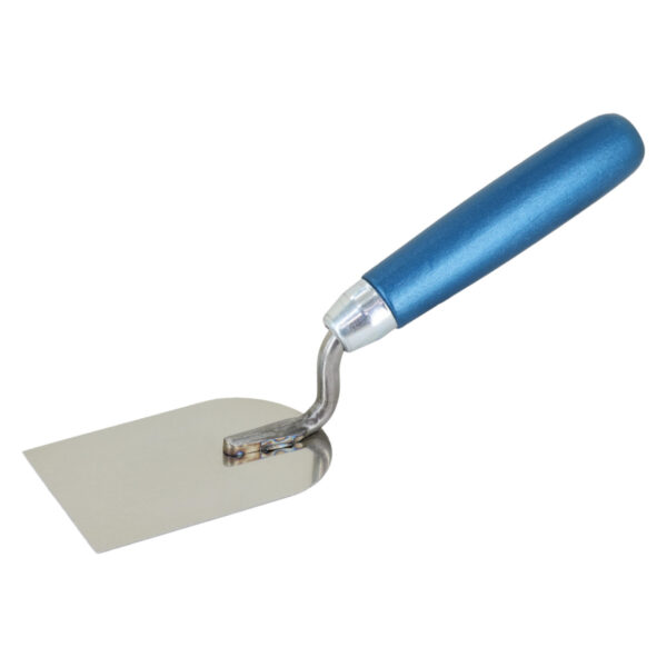 Eine Gipserspachtel Edelstahl mit blauem Griff und flacher, rechteckiger Klinge aus rostfreiem Stahl